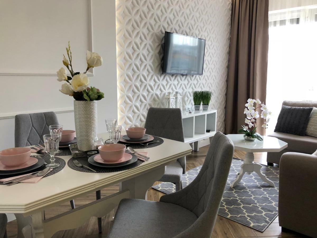 Family & Business Elegant Apartments Ul Warszawska - 2 Bedroom, Balcony, Parking Kielce Exterior foto